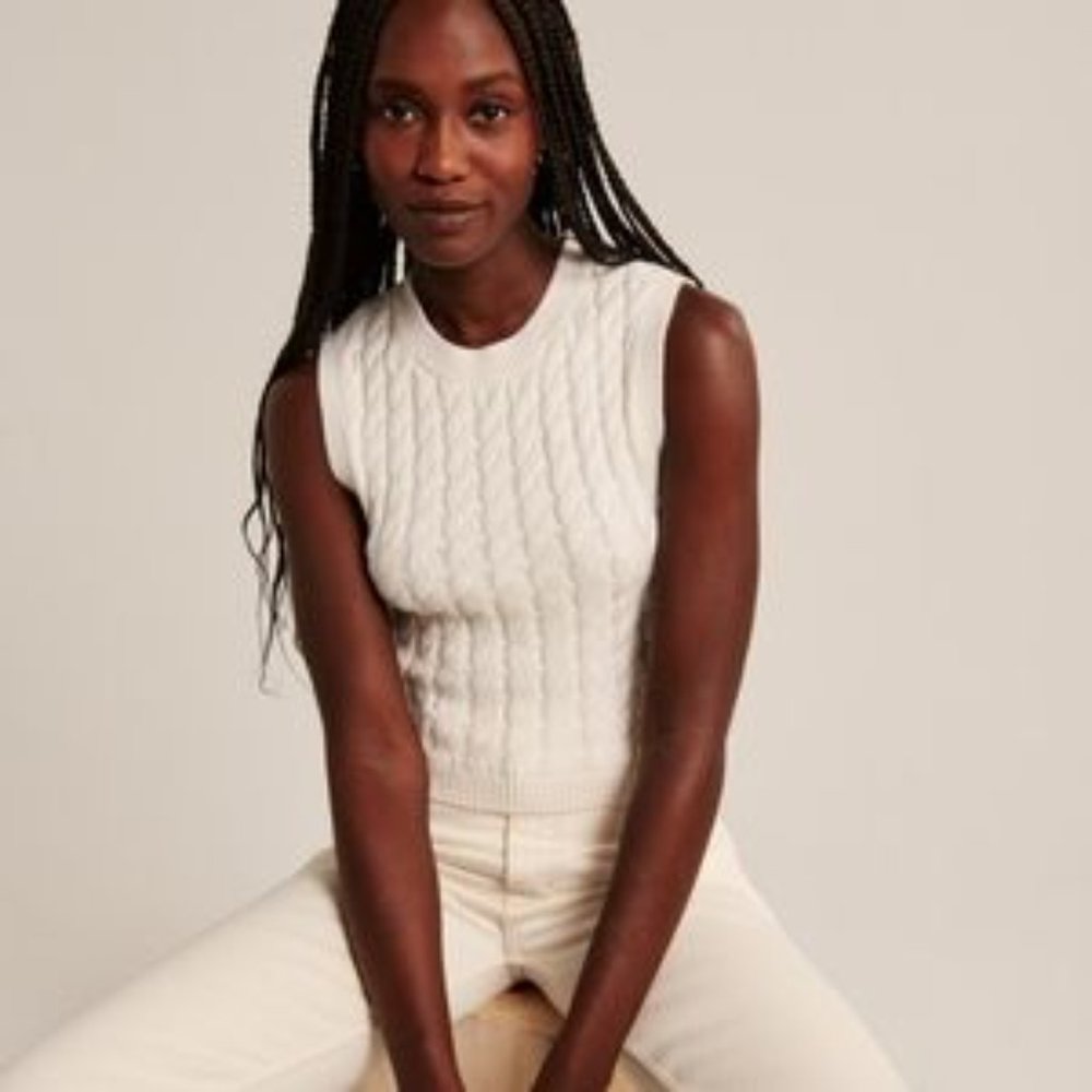 Abercrombie Women's Slim Cropped Crew Sweater Vest, Size XS White, EUC